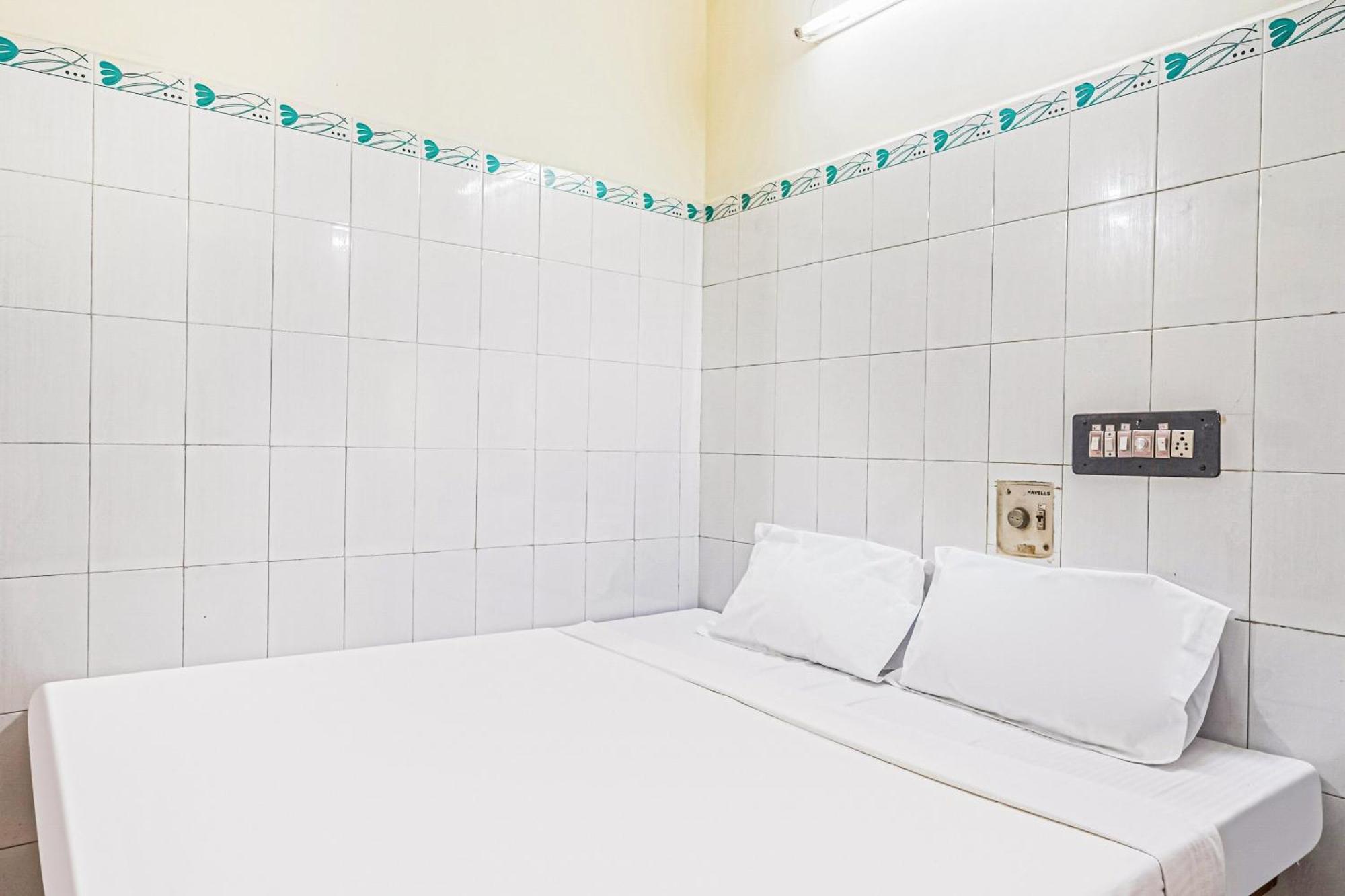 Hotel SPOT ON 84555 Venkata Sai Residency Tirupati Exterior foto