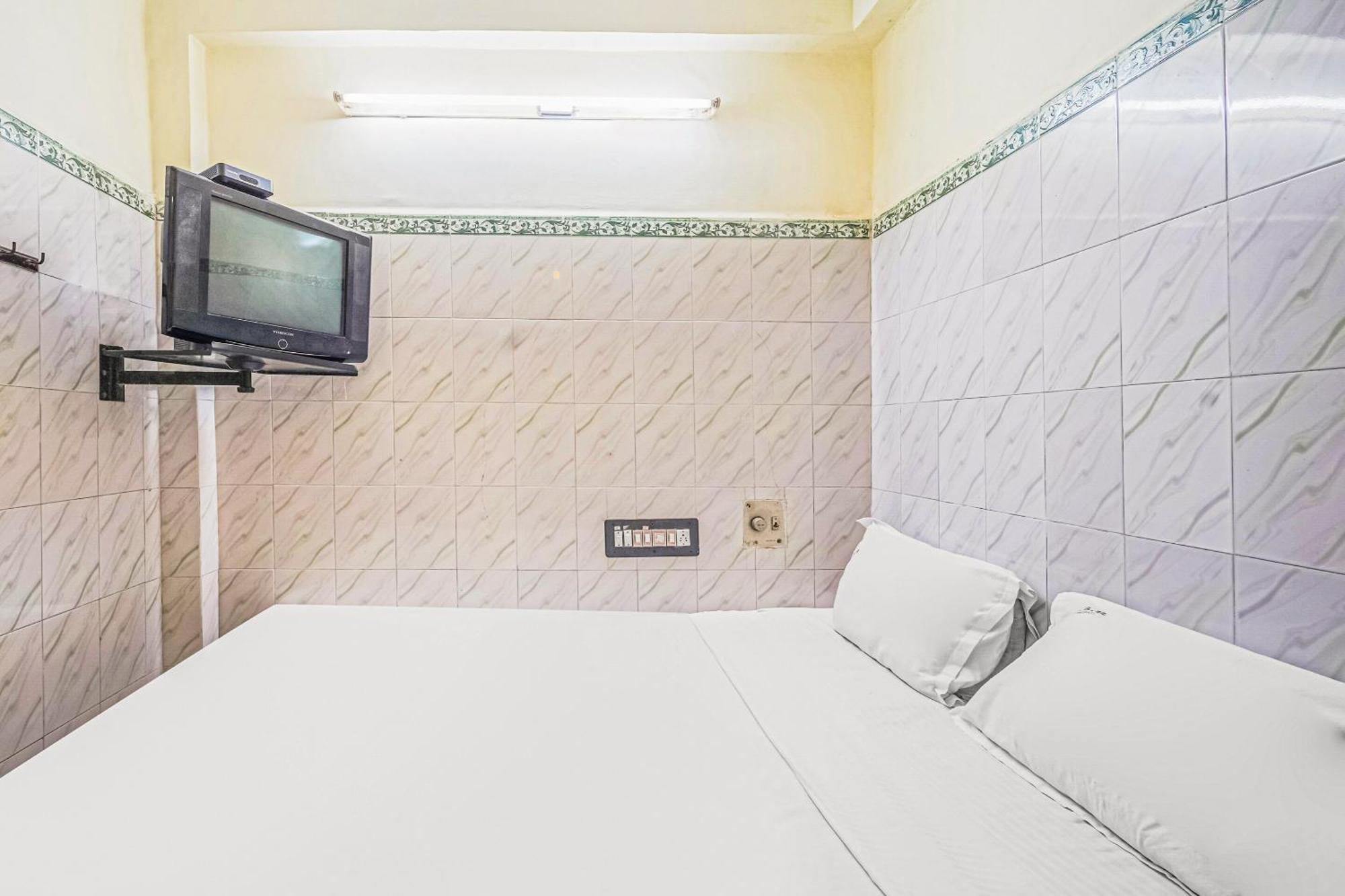 Hotel SPOT ON 84555 Venkata Sai Residency Tirupati Exterior foto