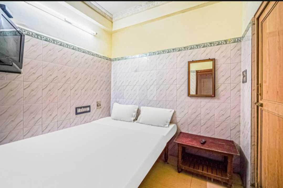 Hotel SPOT ON 84555 Venkata Sai Residency Tirupati Exterior foto
