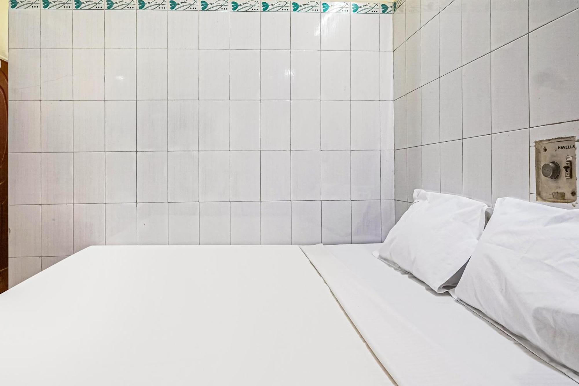 Hotel SPOT ON 84555 Venkata Sai Residency Tirupati Exterior foto